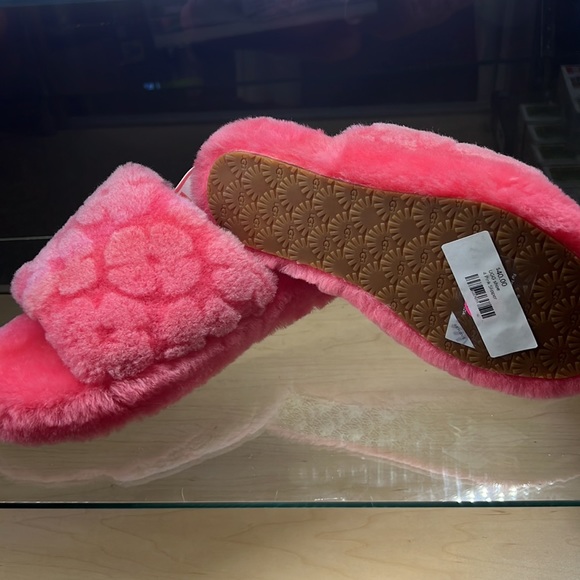 UGG fluff yeah slide poppy size 4 - Picture 2 of 2